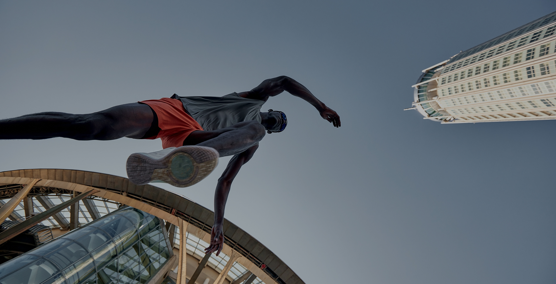 메인 비주얼 이미지 3